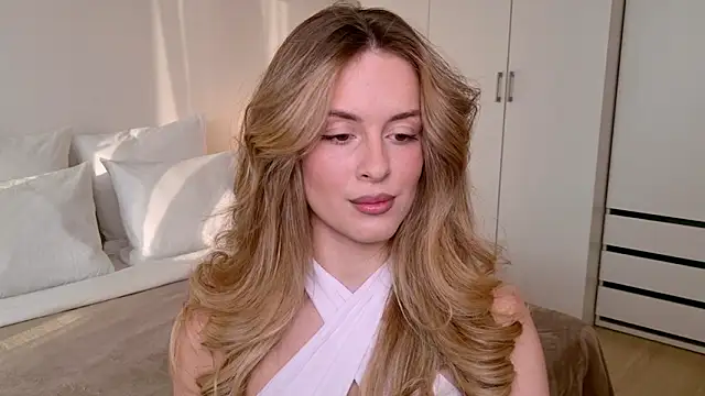 RozzitaBedberry online show from January 2026 11:48:02 AM