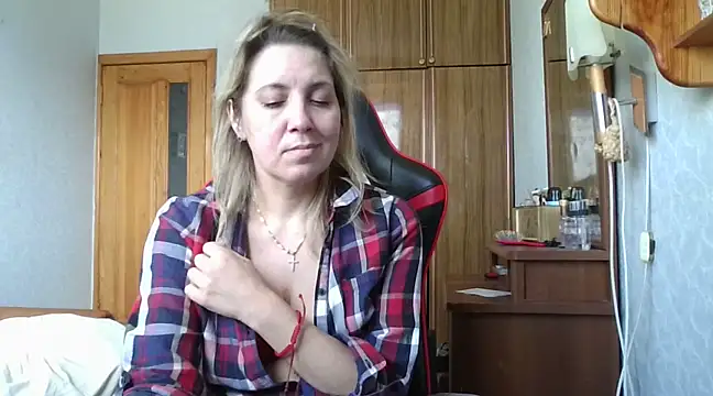 IrinaB1 online show from February 2025 10:32:02 AM