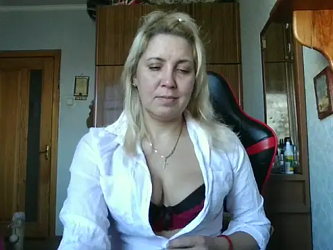 IrinaB1 online show from November 2025 07:11:02 AM