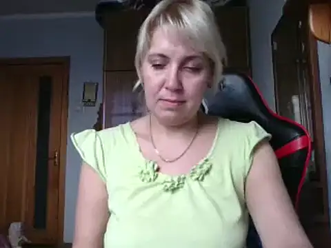 IrinaB1 online show from November 2025 08:15:01 AM