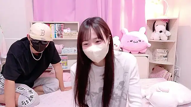 Mia--meow online show from October 2025 01:19:01 PM