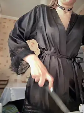 Snapshot of Crazy-Rosa chatting on February 2025 09:05:01 AM Crazy-Rosa online show from February 2025 09:05:01 AM