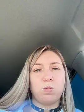 Snapshot of Crazy-Rosa chatting on February 2025 05:44:02 AM Crazy-Rosa online show from February 2025 05:44:02 AM