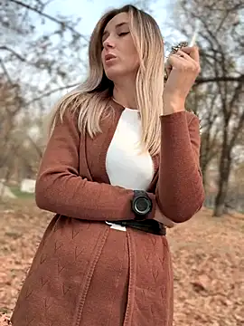 Snapshot of Crazy-Rosa chatting on October 2025 08:29:02 AM Crazy-Rosa online show from October 2025 08:29:02 AM