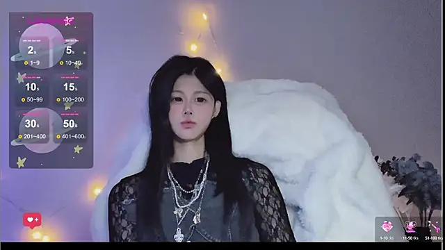 Snapshot of O0_0Q chatting on December 2024 01:06:02 PM O0 0Q online show from December 2024 01:06:02 PM