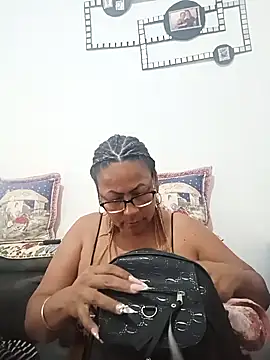 Afroditabichota online show from November 2025 12:13:01 AM