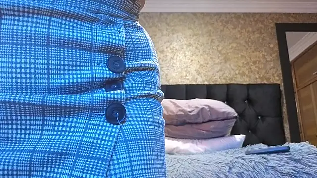 emma xuee online show from October 2025 12:01:02 AM