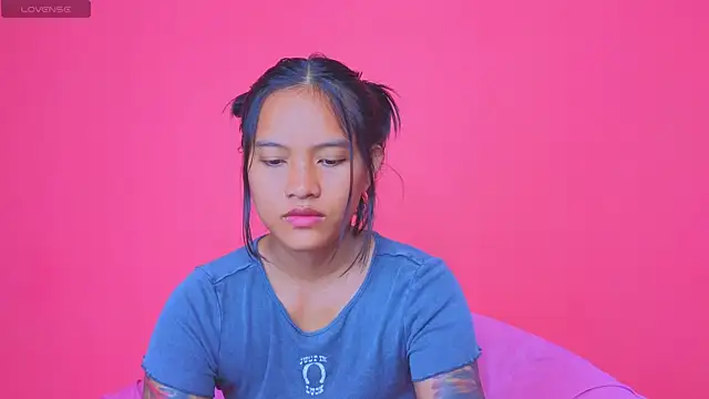 Natsu   online show from December 2024 01:28:01 AM