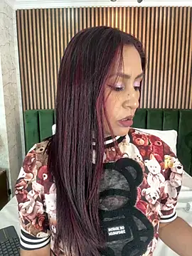 MonicaMoret online show from April 2026 12:33:01 PM