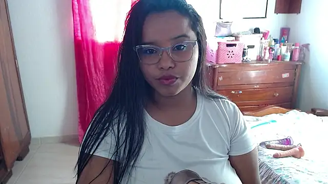 Snapshot of AINARA__STONE chatting on December 2024 10:03:02 PM AINARA  STONE online show from December 2024 10:03:02 PM