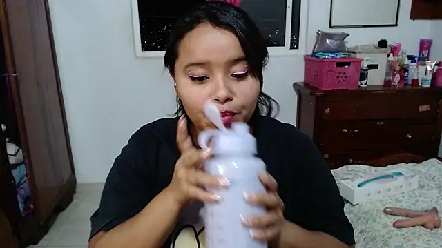 Snapshot of AINARA__STONE chatting on December 2024 01:04:02 AM AINARA  STONE online show from December 2024 01:04:02 AM