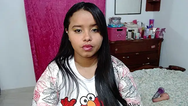 Snapshot of AINARA__STONE chatting on December 2024 05:44:01 AM AINARA  STONE online show from December 2024 05:44:01 AM