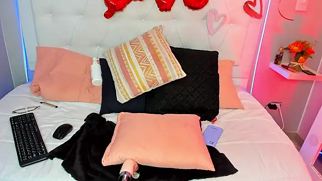 Snapshot of AINARA__STONE chatting on February 2025 01:31:02 AM AINARA  STONE online show from February 2025 01:31:02 AM