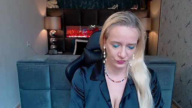 Snapshot of Wendysexyx chatting on September 2025 09:25:02 AM Wendysexyx online show from September 2025 09:25:02 AM