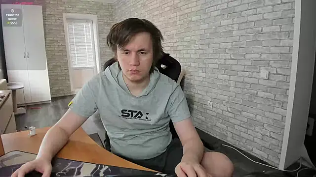 iliaskrislove online show from March 2025 06:03:01 AM