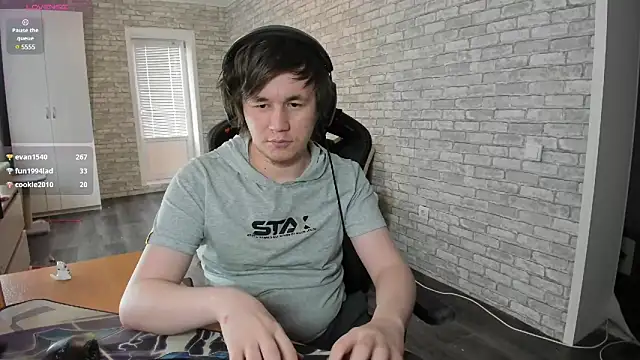 iliaskrislove online show from March 2025 11:22:02 AM