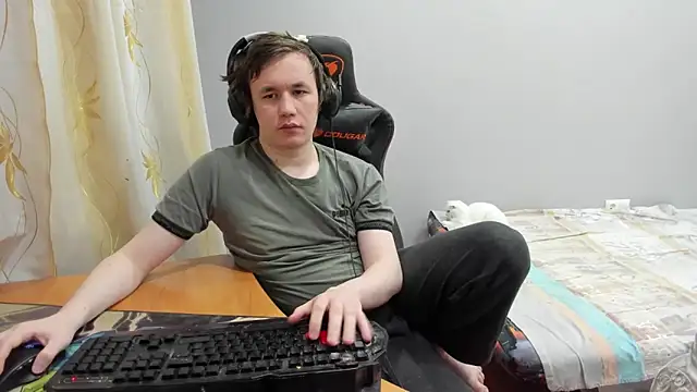 iliaskrislove online show from March 2026 01:36:02 AM