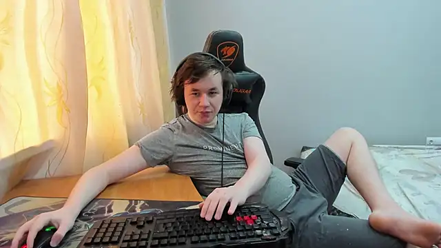 iliaskrislove online show from April 2026 11:58:01 AM