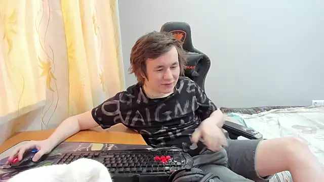 iliaskrislove online show from April 2026 02:34:01 PM