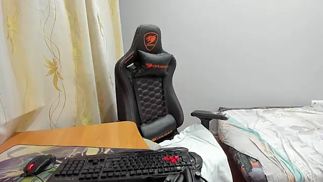 iliaskrislove online show from April 2026 10:01:02 PM