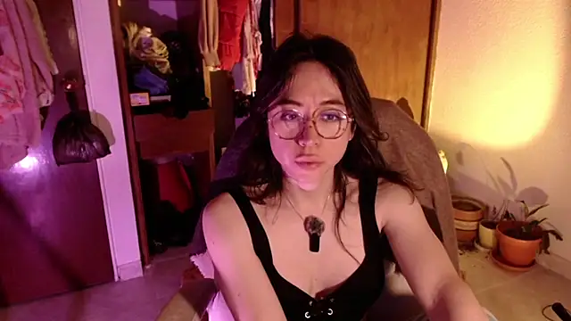 Snapshot of emily_pearl_ chatting on October 2025 07:42:02 AM emily pearl online show from October 2025 07:42:02 AM