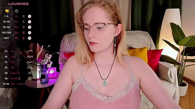 Snapshot of Aemilia_ chatting on May 2026 08:42:01 AM Aemilia online show from May 2026 08:42:01 AM
