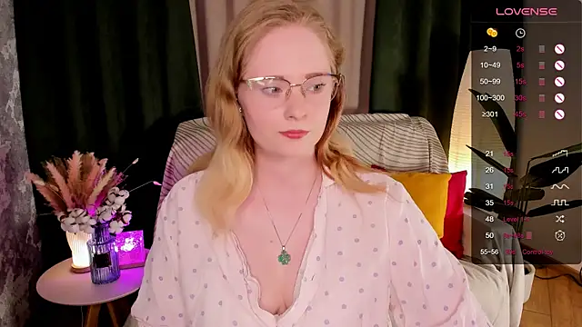 Snapshot of Aemilia_ chatting on June 2026 08:23:02 AM Aemilia online show from June 2026 08:23:02 AM