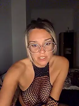 Snapshot of SpicyVicky chatting on May 2026 04:30:02 AM SpicyVicky online show from May 2026 04:30:02 AM