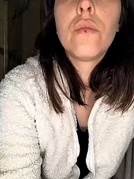 Linalicious online show from March 2025 05:42:02 PM