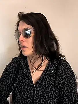 Linalicious online show from April 2026 07:09:02 AM