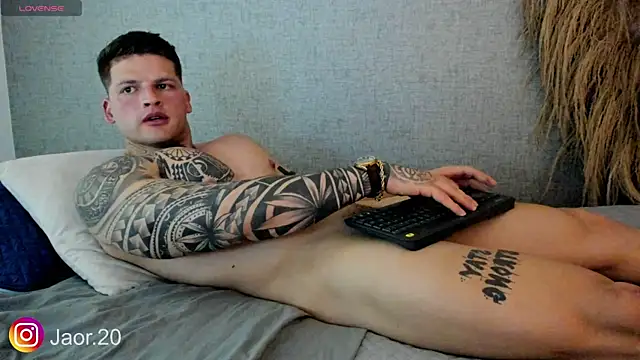 Jaor owens20 online show from November 2025 10:32:01 PM