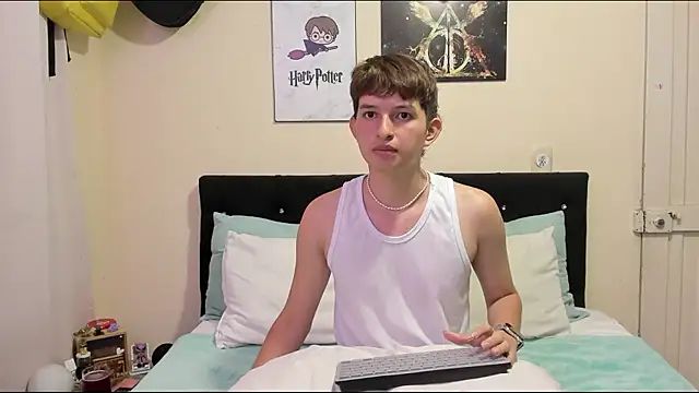 Snapshot of Hanz_peterss chatting on July 2026 08:30:01 PM Hanz peterss online show from July 2026 08:30:01 PM