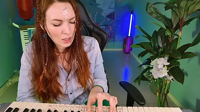 VandaRossi online show from January 2025 02:14:01 PM