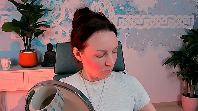 VandaRossi online show from September 2025 10:04:02 AM