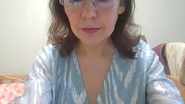 HollyJewel online show from April 2026 04:34:02 PM