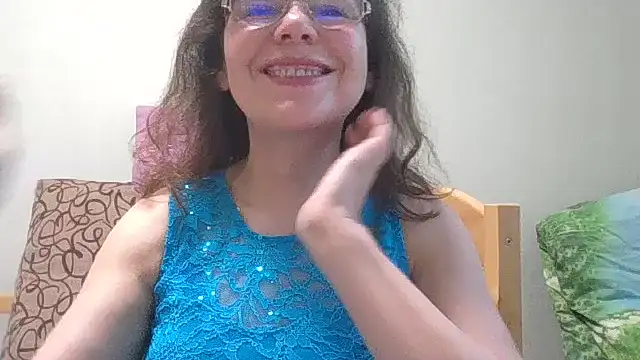 Snapshot of HollyJewel chatting on June 2026 04:22:02 PM HollyJewel online show from June 2026 04:22:02 PM