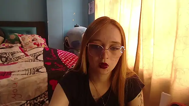 Snapshot of Liaroberts1 chatting on February 2025 03:16:01 PM Liaroberts1 online show from February 2025 03:16:01 PM