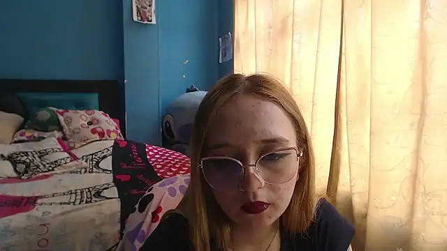 Snapshot of Liaroberts1 chatting on February 2025 06:19:02 PM Liaroberts1 online show from February 2025 06:19:02 PM