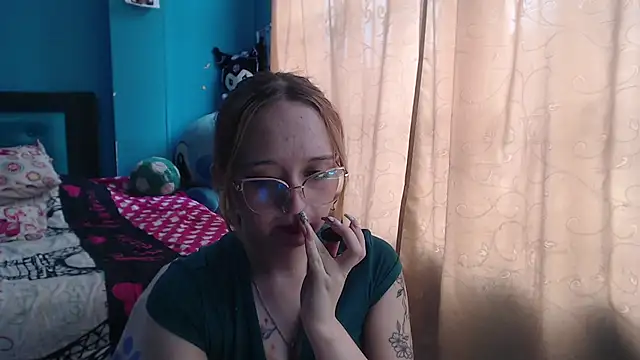 Snapshot of Liaroberts1 chatting on March 2025 06:04:02 PM Liaroberts1 online show from March 2025 06:04:02 PM
