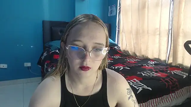 Snapshot of Liaroberts1 chatting on September 2025 11:55:02 AM Liaroberts1 online show from September 2025 11:55:02 AM