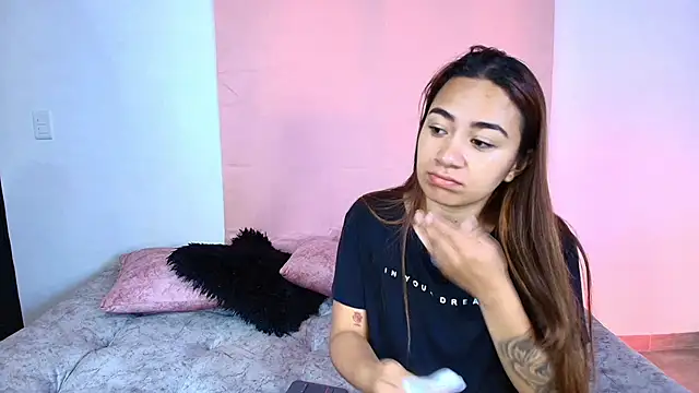 Jules n Gia online show from November 2025 02:19:01 PM