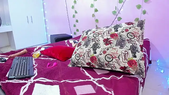 ambersmitx online show from January 2025 09:36:02 PM