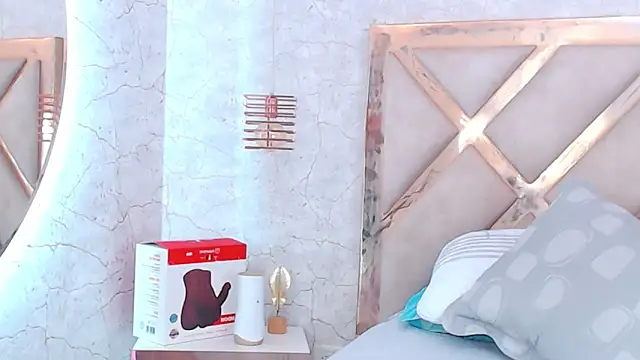 JoannaStanford online show from October 2025 03:35:02 PM