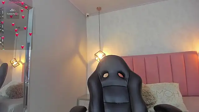 SUNNYCYRUS online show from February 2026 12:53:02 PM