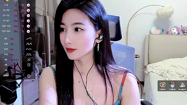 Snapshot of FeiFei-babe chatting on January 2025 08:25:02 PM FeiFei-babe online show from January 2025 08:25:02 PM
