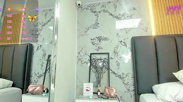 SUZETMONACO online show from February 2026 12:39:02 PM