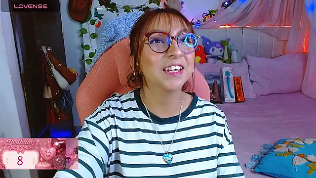 Snapshot of Littlerouse_ chatting on July 2026 07:37:02 AM Littlerouse online show from July 2026 07:37:02 AM