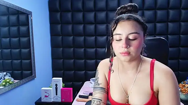 Snapshot of celeste_blue69 chatting on November 2025 03:29:02 AM celeste blue69 online show from November 2025 03:29:02 AM