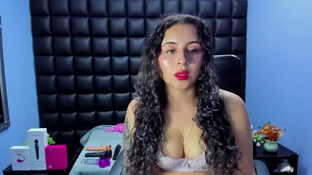 Snapshot of celeste_blue69 chatting on December 2025 03:44:02 AM celeste blue69 online show from December 2025 03:44:02 AM