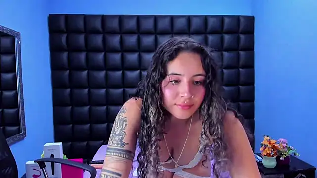 Snapshot of celeste_blue69 chatting on February 2026 03:33:01 AM celeste blue69 online show from February 2026 03:33:01 AM